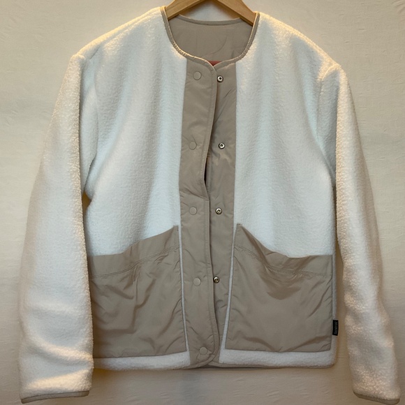 Tentree Women’s Quilted Jacket Reversible Bomber in Pale Oak Vintage White Sz S - Picture 8 of 16